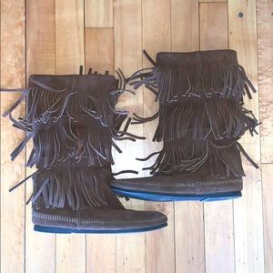 Minnetonka moccasin boots